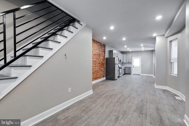 Foto del edificio - 6205 Elmwood Ave