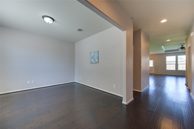 Building Photo - 15318 Benson Landing Dr