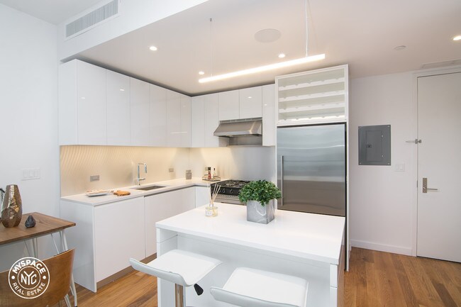 Foto del edificio - 436 Albee Sq