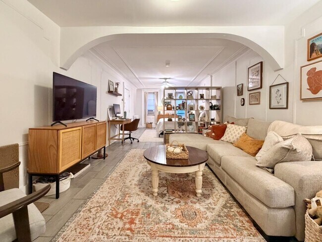 Foto del edificio - 733 Park Ave