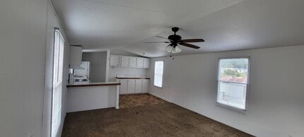 Building Photo - 320 Bonfire Dr