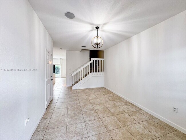 Foto del edificio - 3740 NE 3rd Ct
