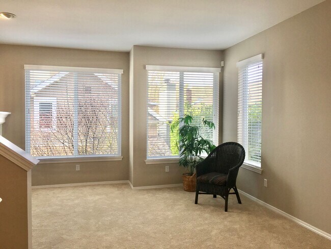 Photo - West Seattle Fantastic 3bd 1.5 bath Townho... House