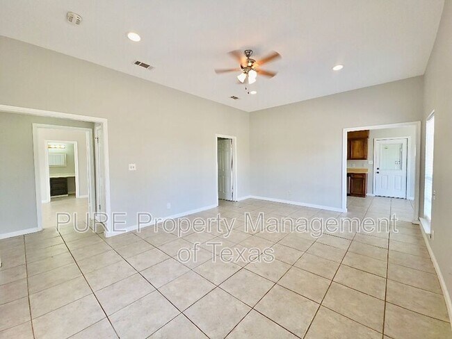 Foto del edificio - 1081 Private Rd 7023