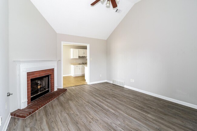 Building Photo - 1052 Cross Wood Ln