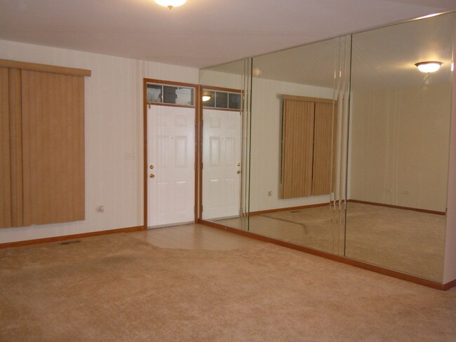 Building Photo - 7431 Claridge Dr