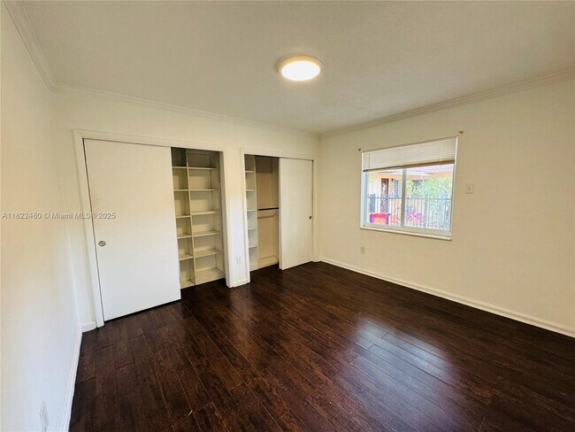 Foto del edificio - 2540 NE 181st St