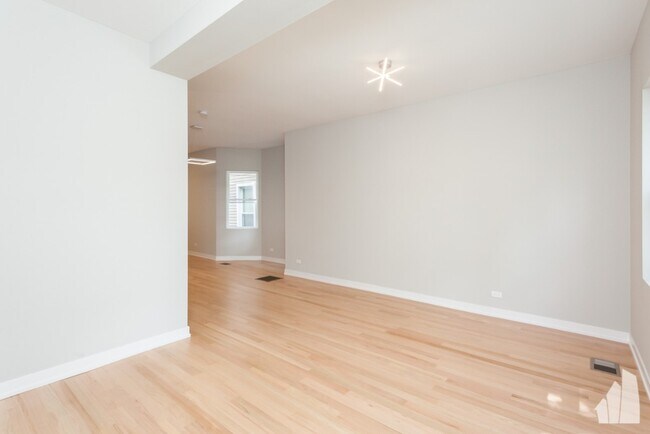 Foto del edificio - 1920 N Francisco Ave