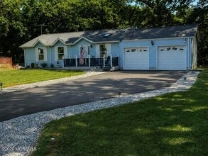 Building Photo - 940 Anderson Rd
