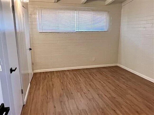 Foto del edificio - 2756 N Forgeus Ave