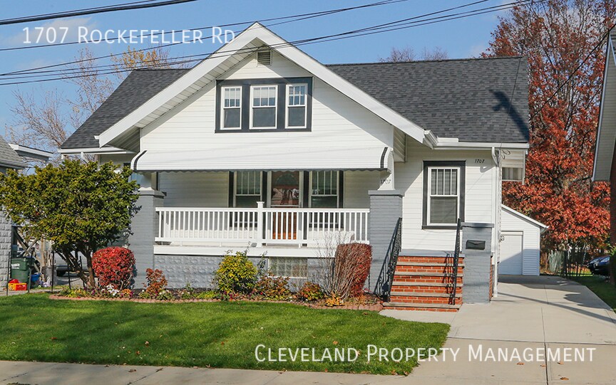 Primary Photo - Stunning Wickliffe Home!