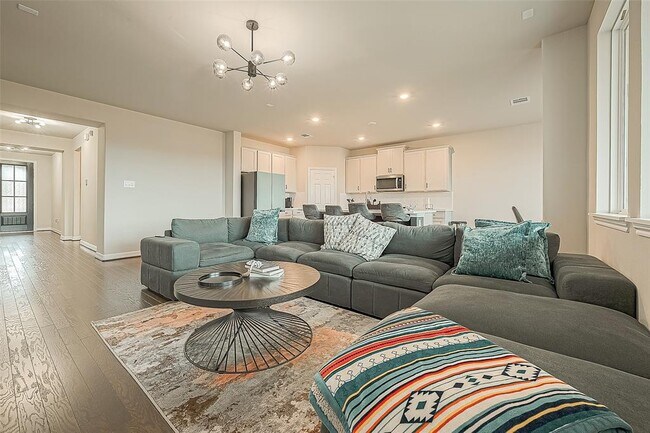 Building Photo - 8443 Manta Ray Cir