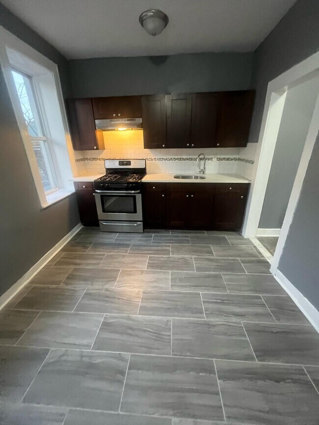 15 Goldsmith Ave 21 - 14 Goldsmith Ave