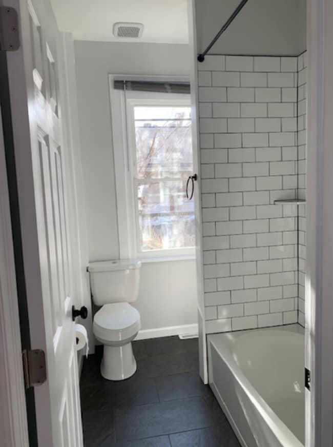Building Photo - 346 39th St