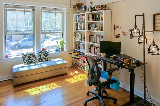 Foto del edificio - 5103 N Winchester Ave