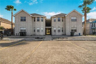 Building Photo - 1804 Oasis Dr