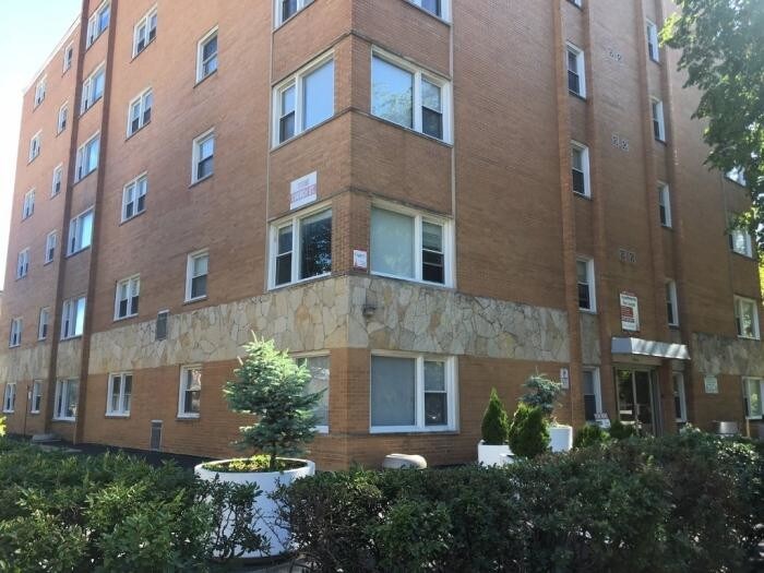 Primary Photo - 1 bedroom in CHICAGO IL 60201