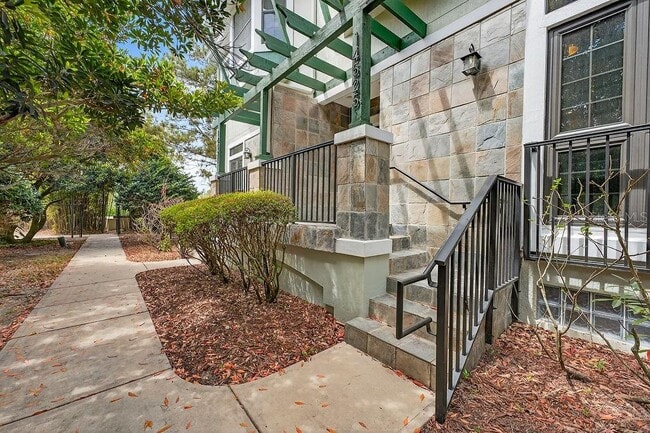 Foto del edificio - 14525 Damai Ln