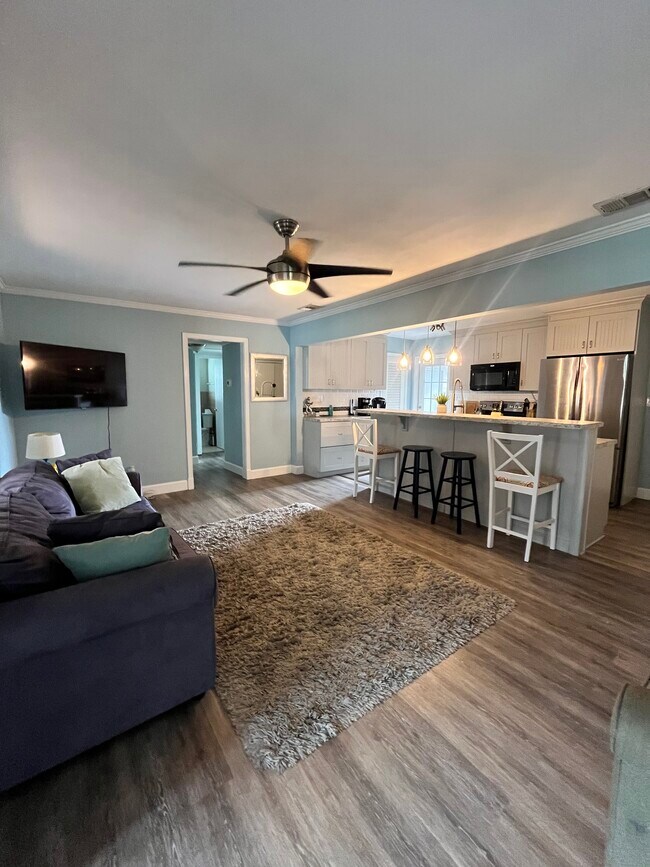 Foto del edificio - 144 Menendez Rd