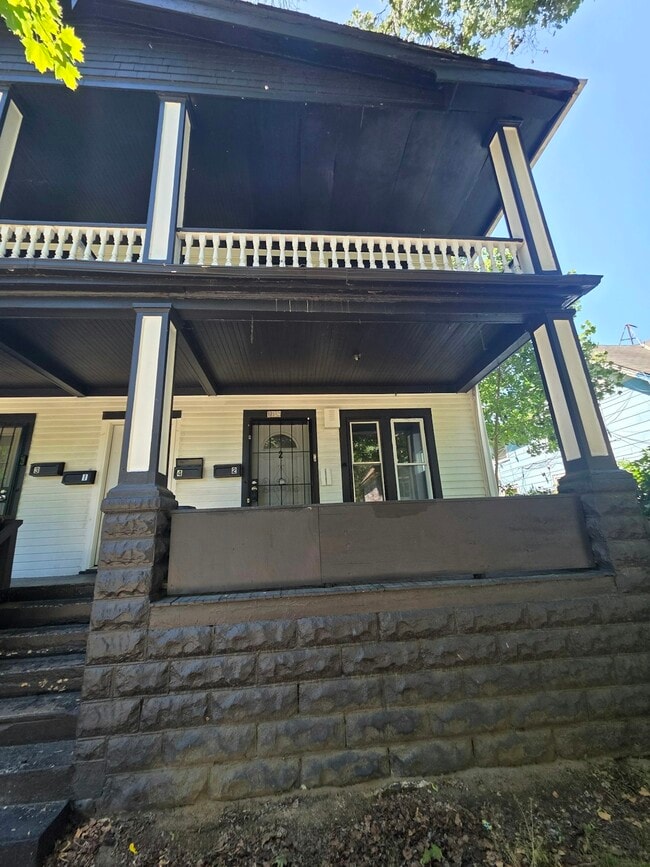 Building Photo - 1082 E 78th St