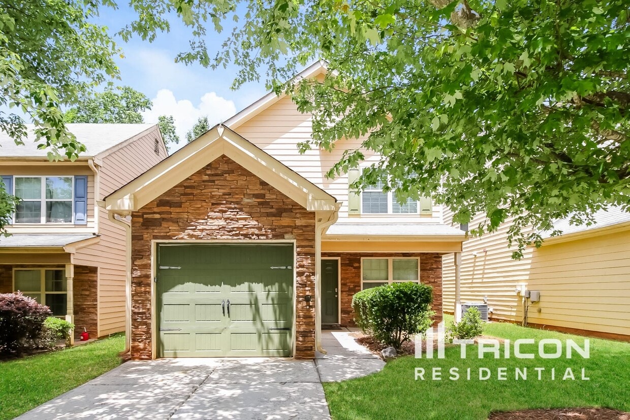 Primary Photo - 1043 Wedgewood Ct NE