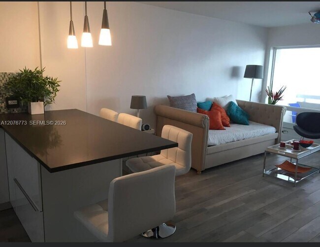 Foto del edificio - 3424 SE 12th St