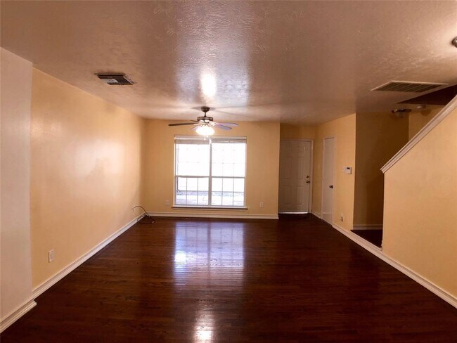 Building Photo - 1013 Ruthven St