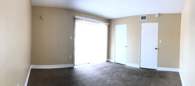 Foto del edificio - NICE UNIT FOR RENT!!! 1/1 EXCELLENT LOCATION!!