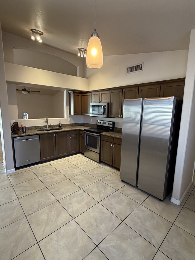 Building Photo - 1288 E Linda Ln