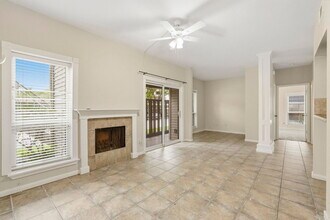 Building Photo - 2025 Augusta Dr