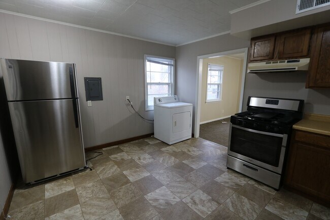 Foto del edificio - 122-124-124 Melrose Ct