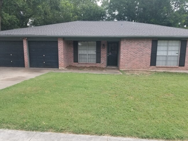 Building Photo - 10505 Golden Quail Dr