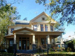Building Photo - 1005 N Buchanan Blvd