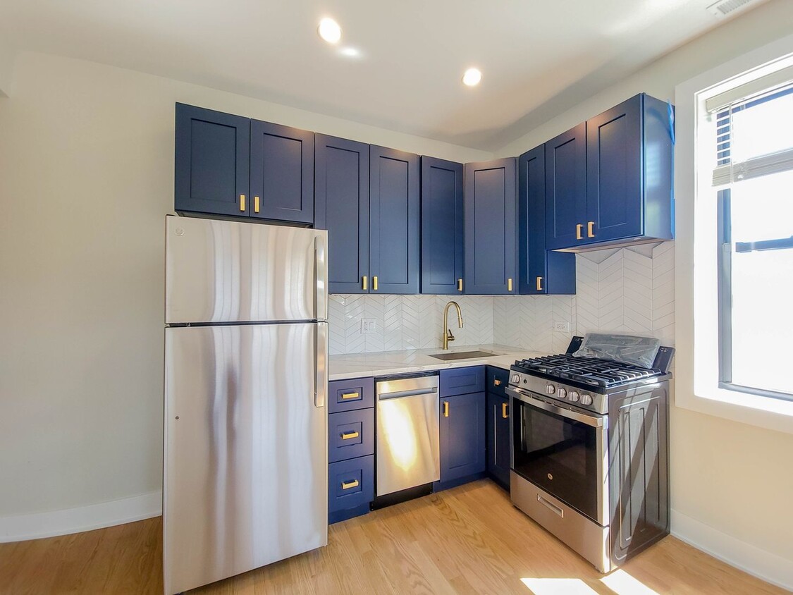 Foto principal - 4409 N Seeley Ave