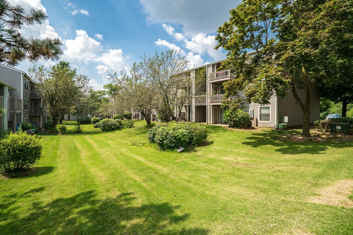 The Finn Apartments in Hazelwood, MO