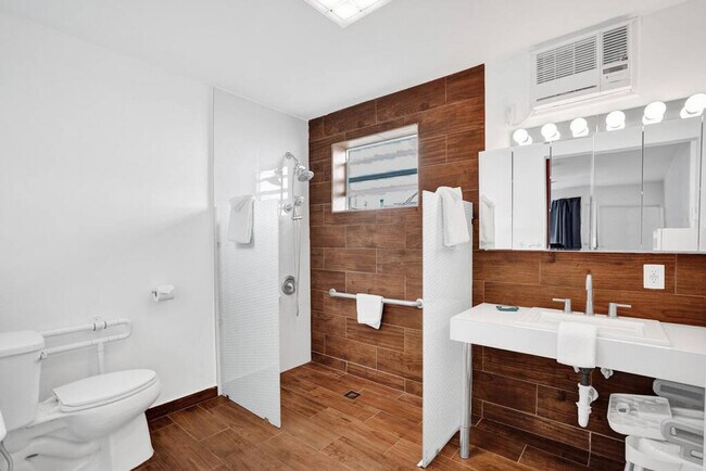 Foto del edificio - 3215 NE 7th St