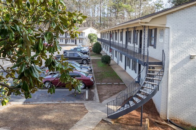 Building Photo - 170 Smyrna Powder Springs Rd SE