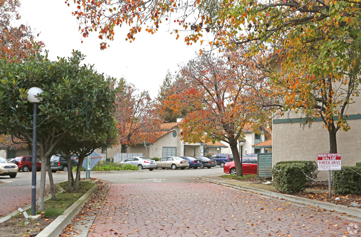 Foto del edificio - Spinnaker Pointe Apartments