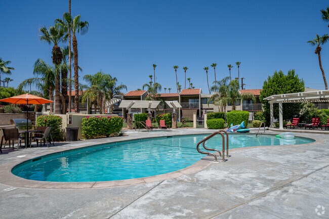 Piscina - Ariana at El Paseo Boutique Apartment Homes