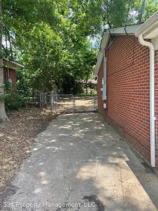 Building Photo - 3 br, 1 bath House - 3361 Arborfield Road