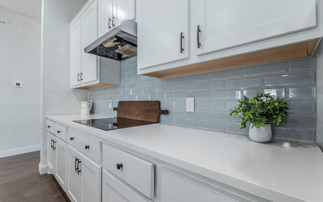 Foto del edificio - 716 Pinnacle View Dr