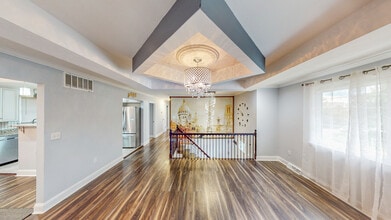 Building Photo - 5512 Hamilton Ave