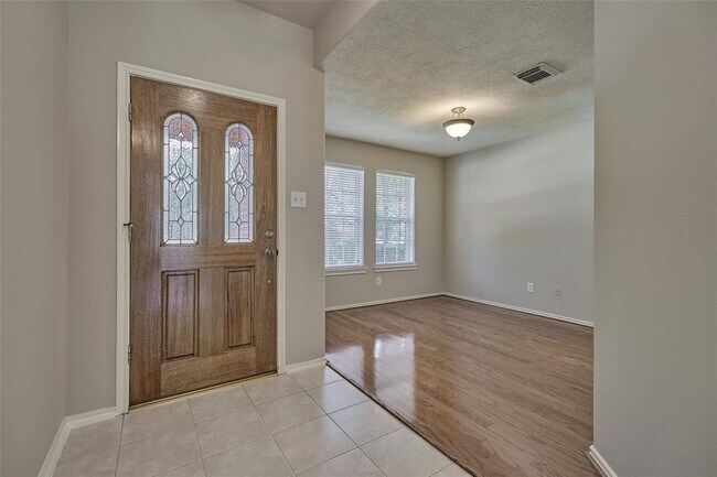 Building Photo - 135 N Wynnoak Cir