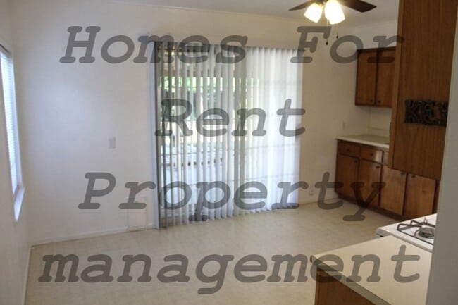 Foto del edificio - 823 N Division St