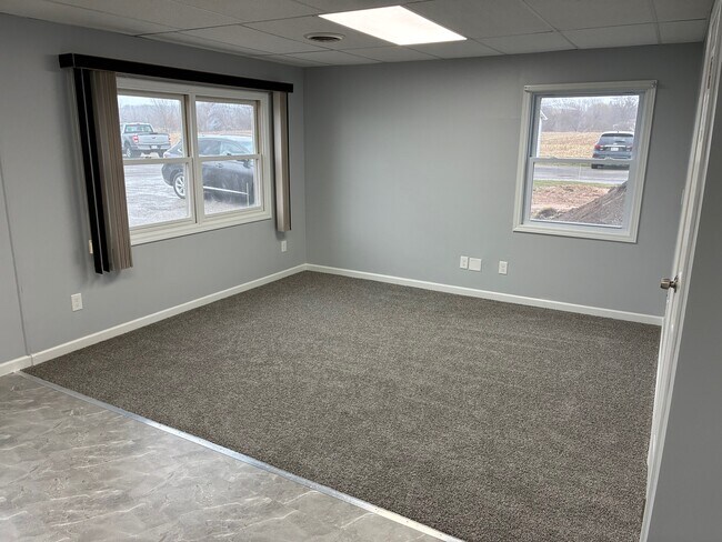 Foto del edificio - 7906 Slayton Settlement Rd