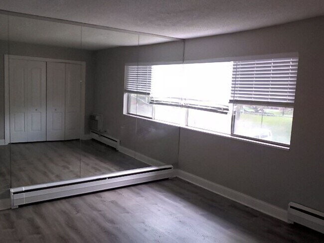 Foto del edificio - 9506 Glenlake Ave