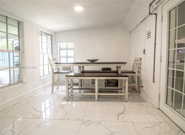 Foto del edificio - 5601 SW 38th St