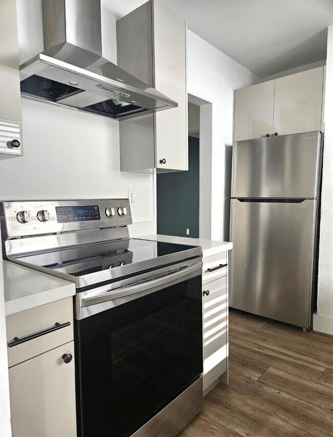 Foto del edificio - 3439 Percival Ave