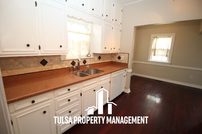 Building Photo - 1639 S Florence Pl
