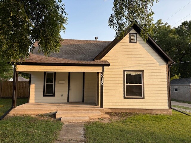 Foto principal - 316 NE 10th St